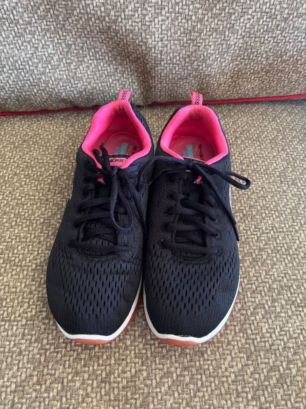 Skechers Run 2.0 memory foam women’s shoes, size 8.5